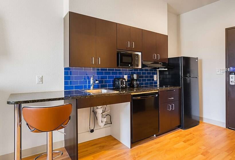 فندق Studio 6buda, Tx