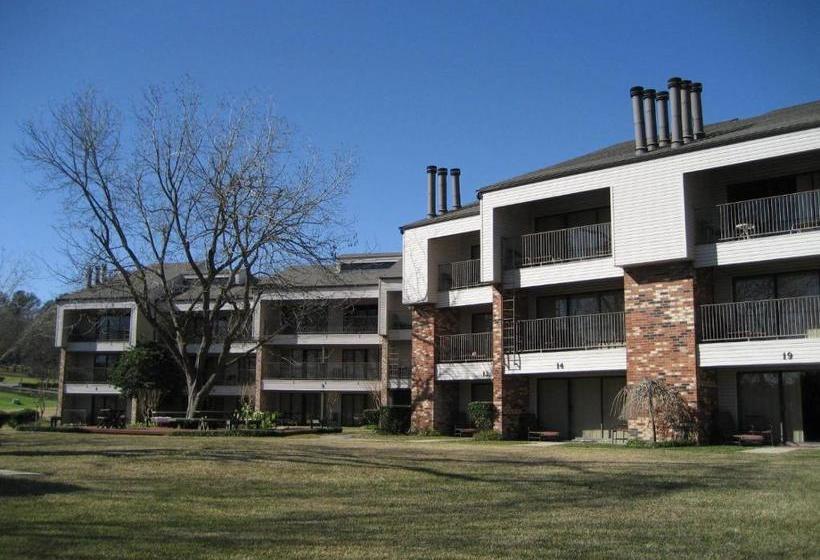 Отель Sweetwater At Lake Conroe