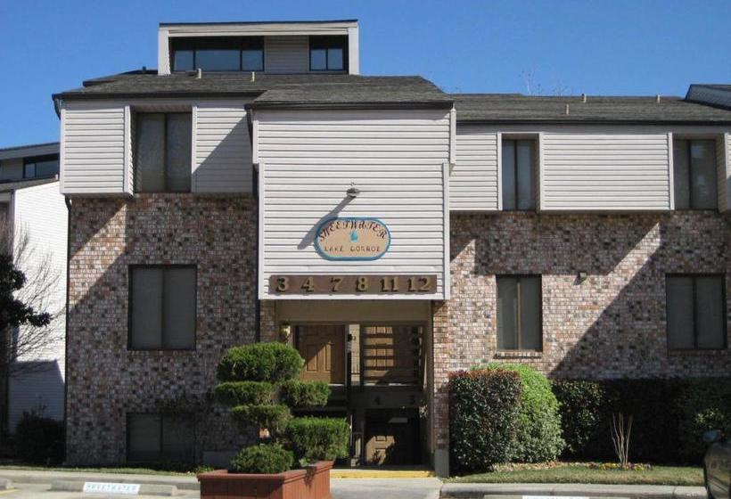 Отель Sweetwater At Lake Conroe