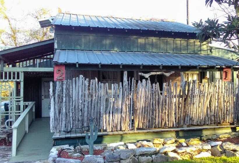 ホテル The Baines House Inn