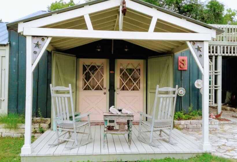 ホテル The Baines House Inn