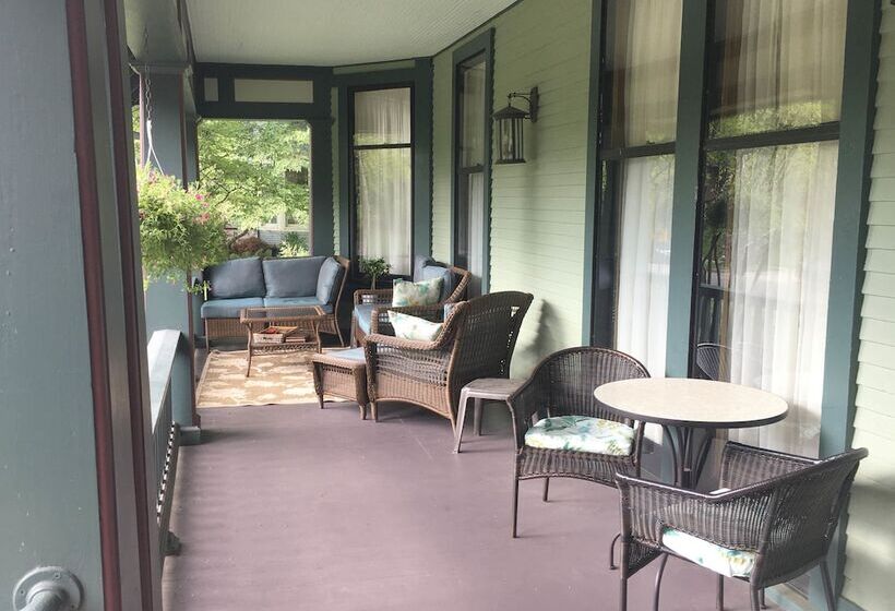 فندق The Parsonage Inn B&b