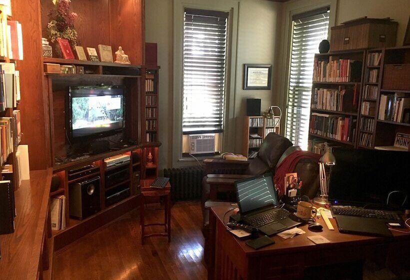 ホテル The Parsonage Inn B&b