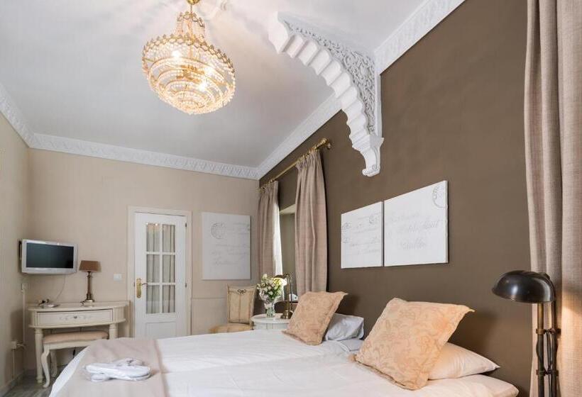 Отель The Town House  Adults Only