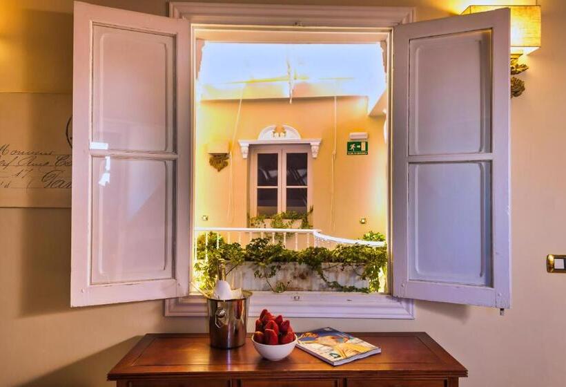 Отель The Town House  Adults Only