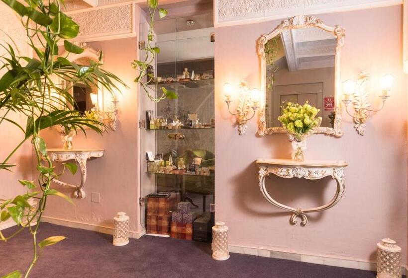 Отель The Town House  Adults Only