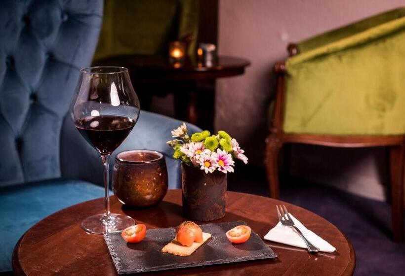 Отель The Town House  Adults Only