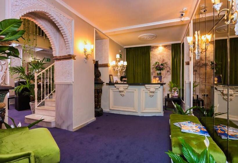 Отель The Town House  Adults Only