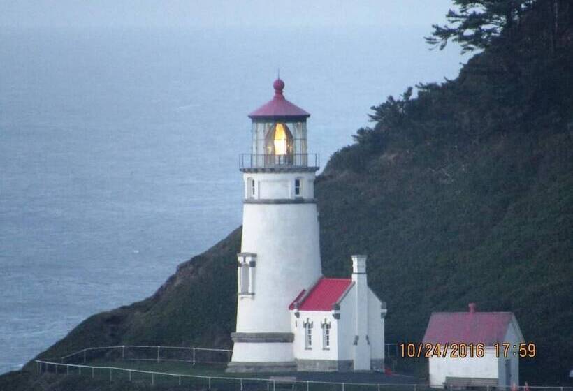 호텔 The Waldport Inn