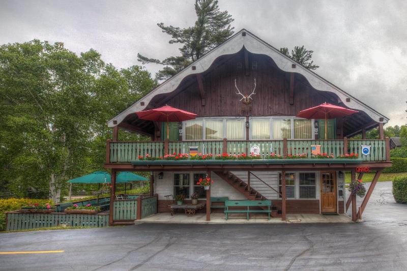 فندق Town House Lodge