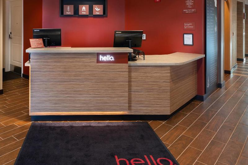 هتل Towneplace Suites By Marriott Milwaukee Oak Creek