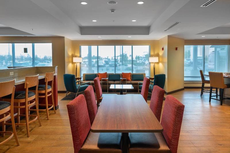هتل Towneplace Suites By Marriott Milwaukee Oak Creek