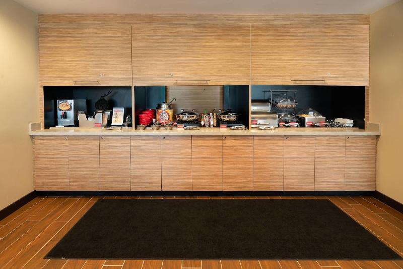 هتل Towneplace Suites By Marriott Milwaukee Oak Creek