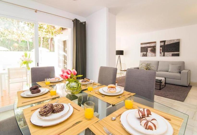 ホテル Townhouse Los Naranjos