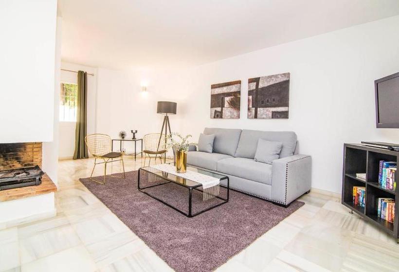 ホテル Townhouse Los Naranjos