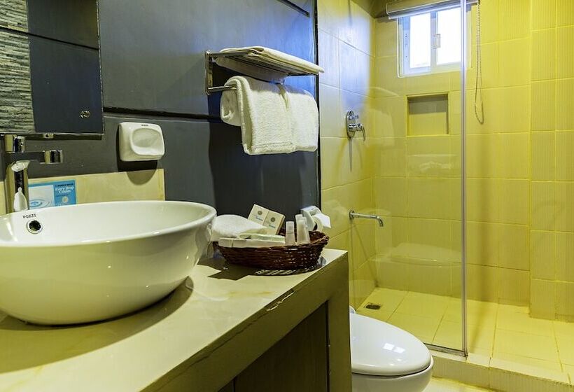 هتل Vela Terraces