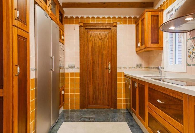 هتل Villa Vista Lara Canovas Nerja