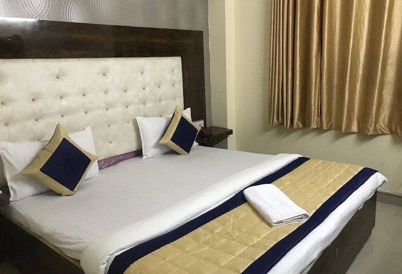 Отель Aamantran Inn