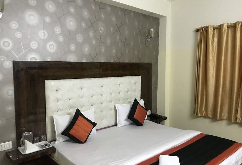 Отель Aamantran Inn