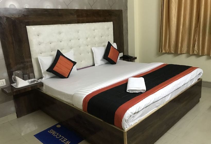 Отель Aamantran Inn