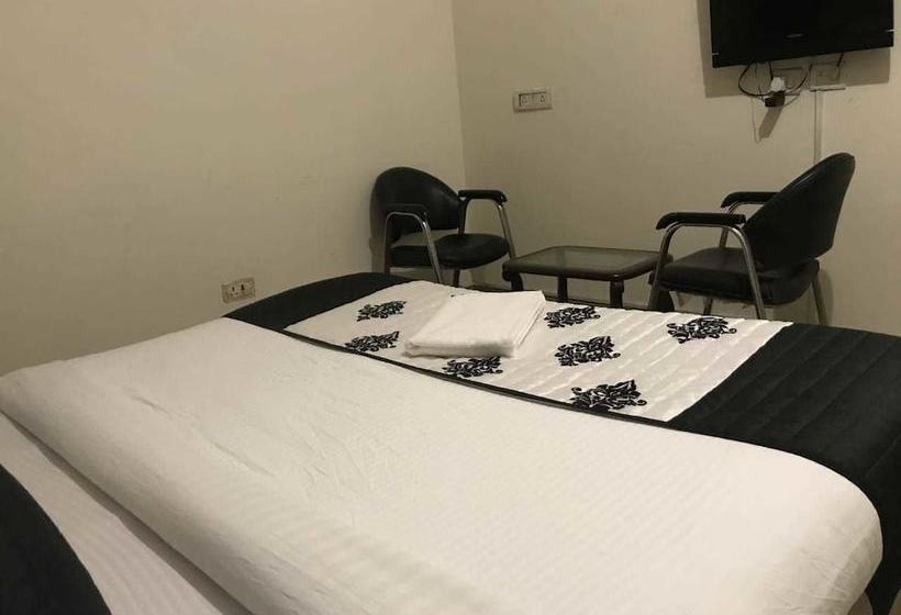 Отель Aamantran Inn