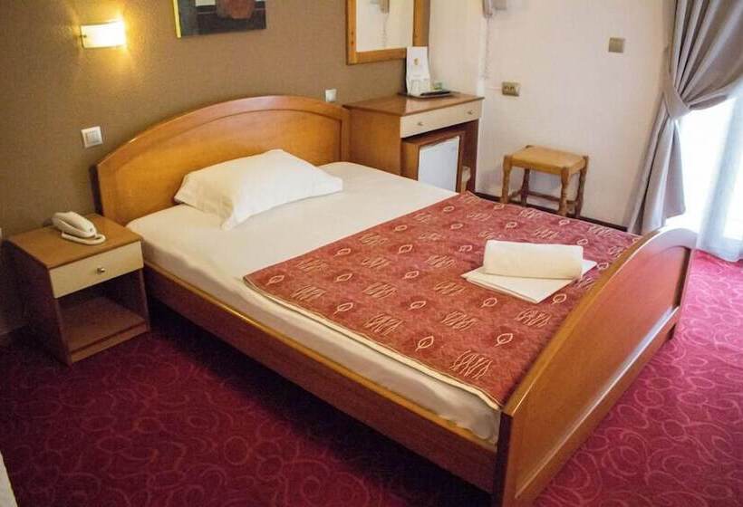 בית מלון כפרי Akropol