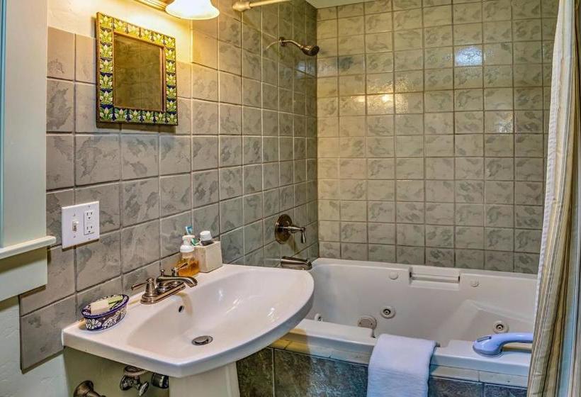 فندق Anne Hathaway House