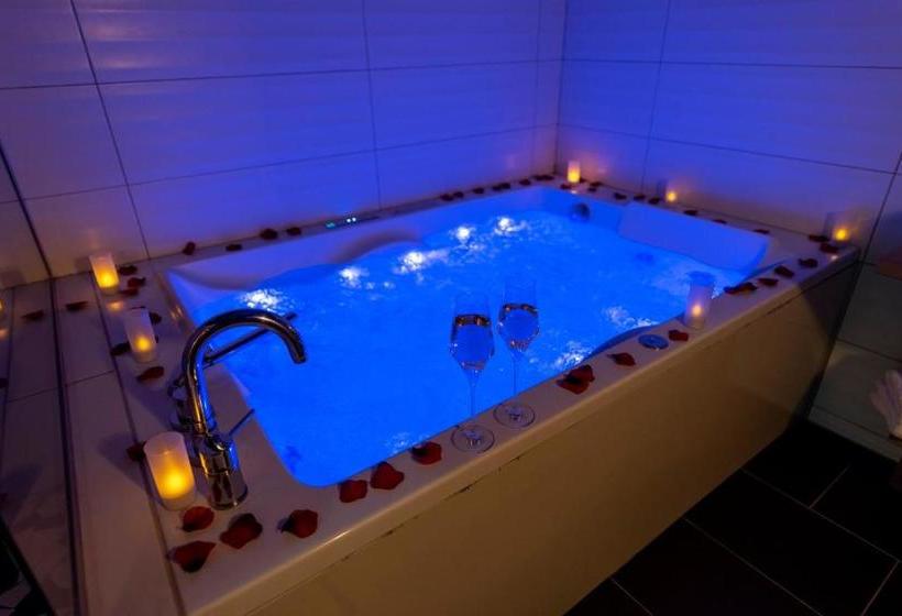 בית מלון כפרי La Parenthèse Envoutée