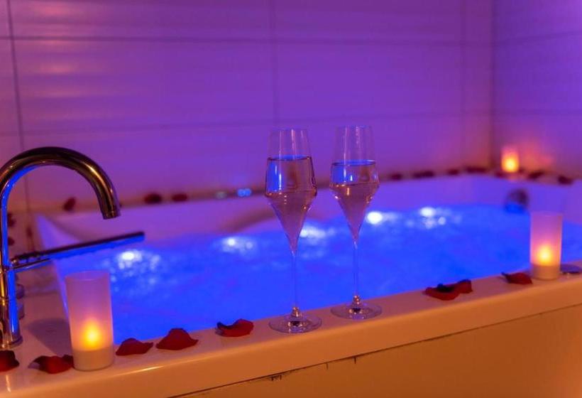 בית מלון כפרי La Parenthèse Envoutée