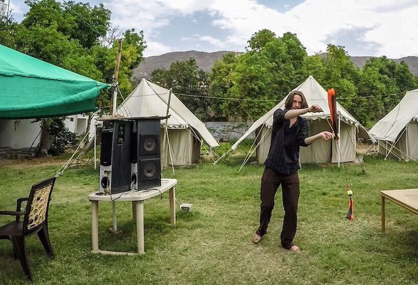 هتل Backpacker Panda Chand Palace