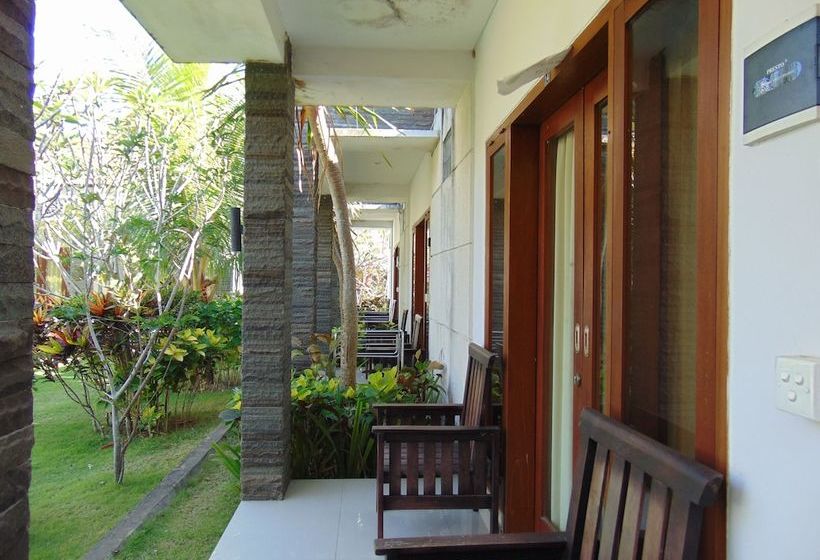 호텔 Baik Baik Homestay