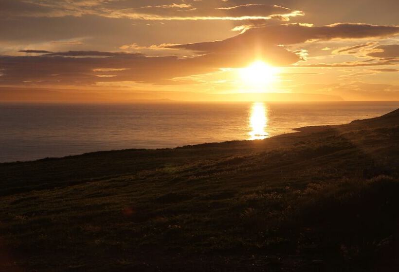 هتل Bessastadir Guesthouse