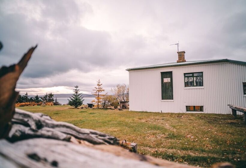 هتل Bessastadir Guesthouse