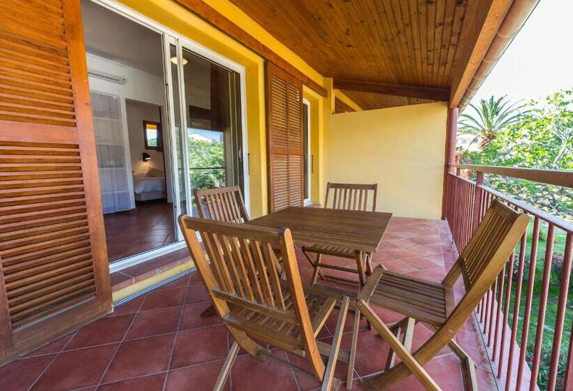 هتل Casa Vecchia Rooms + Apartments