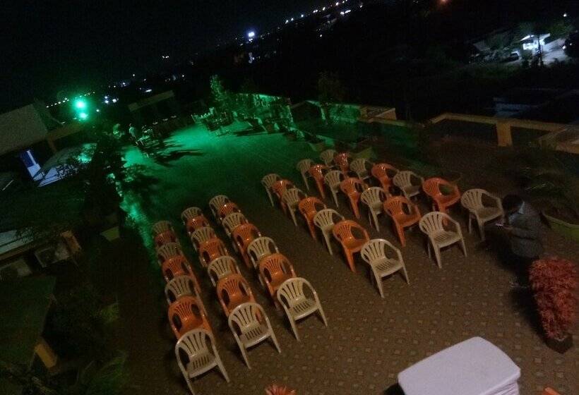 فندق Challenger Residency