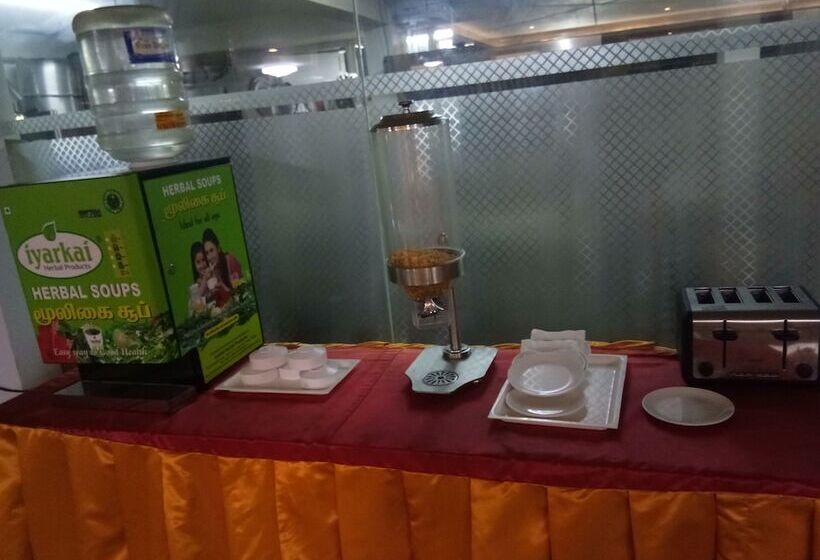 فندق Challenger Residency