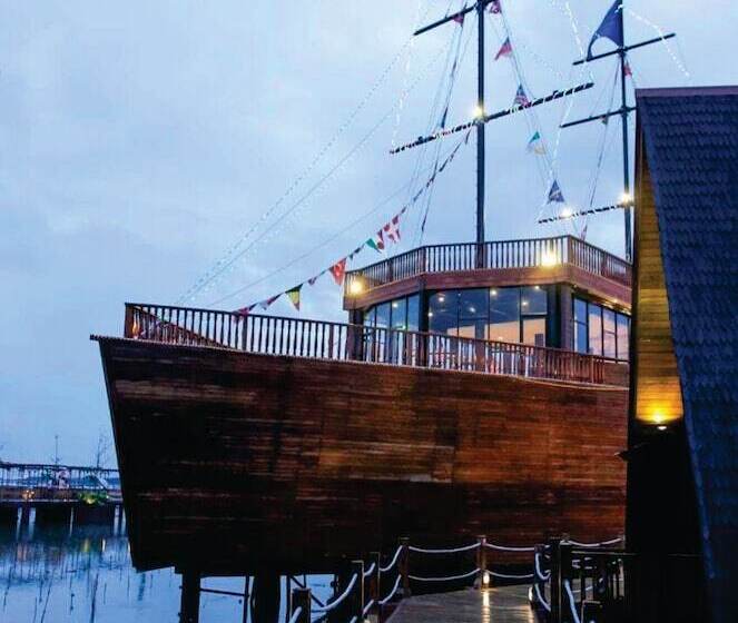 هتل Cirebon Waterland