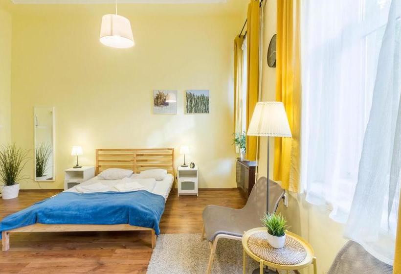 Fotos del hotel Curry Apartments:  2