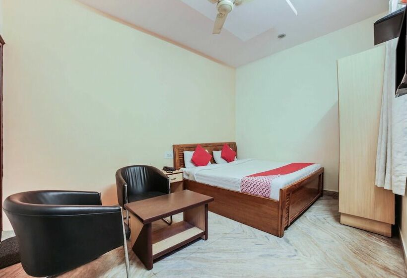 Отель Dhruv Restaurants & Bar