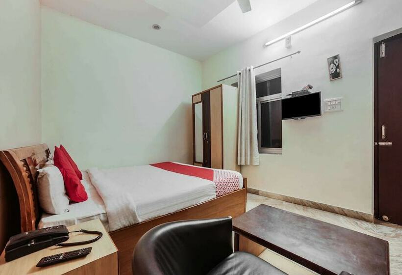 Отель Dhruv Restaurants & Bar