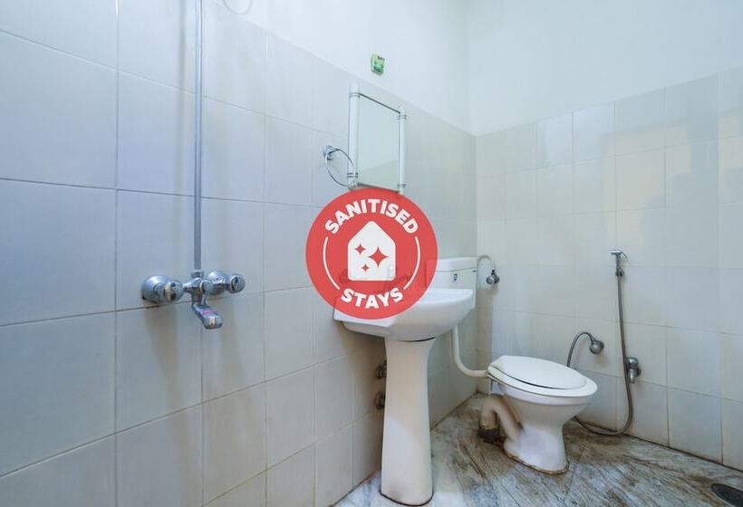 Отель Dhruv Restaurants & Bar