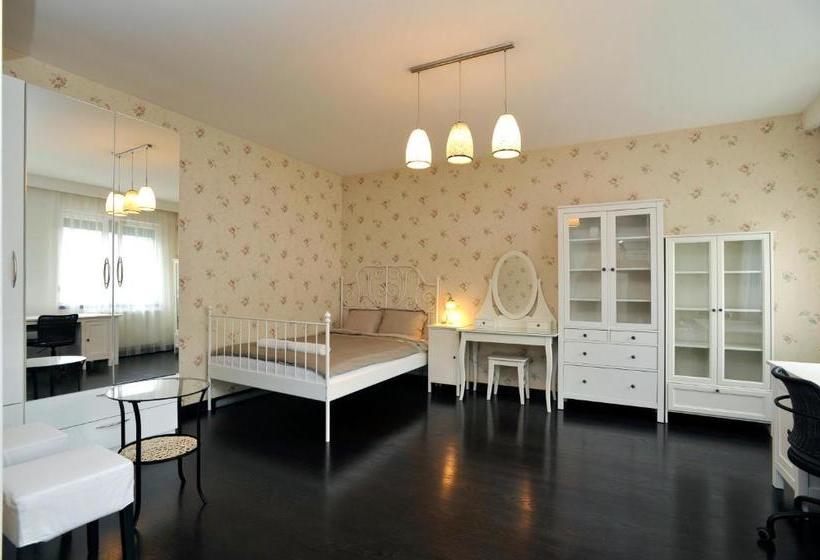 בית מלון כפרי Dunaflat - Opera Romantica Apartment