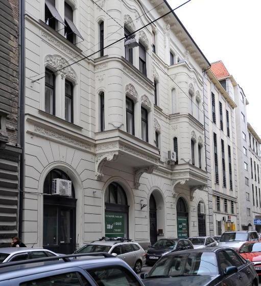 בית מלון כפרי Dunaflat - Opera Romantica Apartment