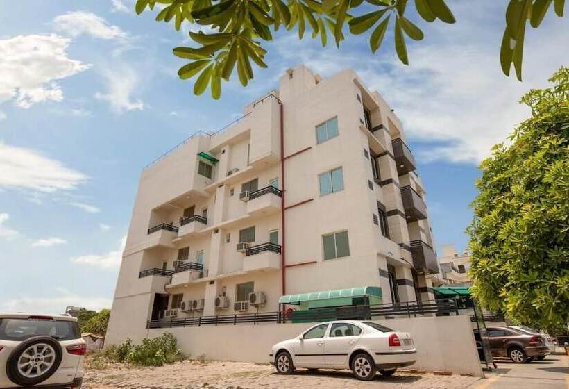 Отель Elite Suites Mint Gomti Nagar