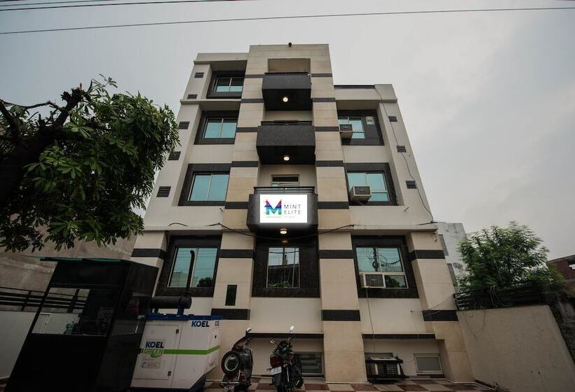 Отель Elite Suites Mint Gomti Nagar