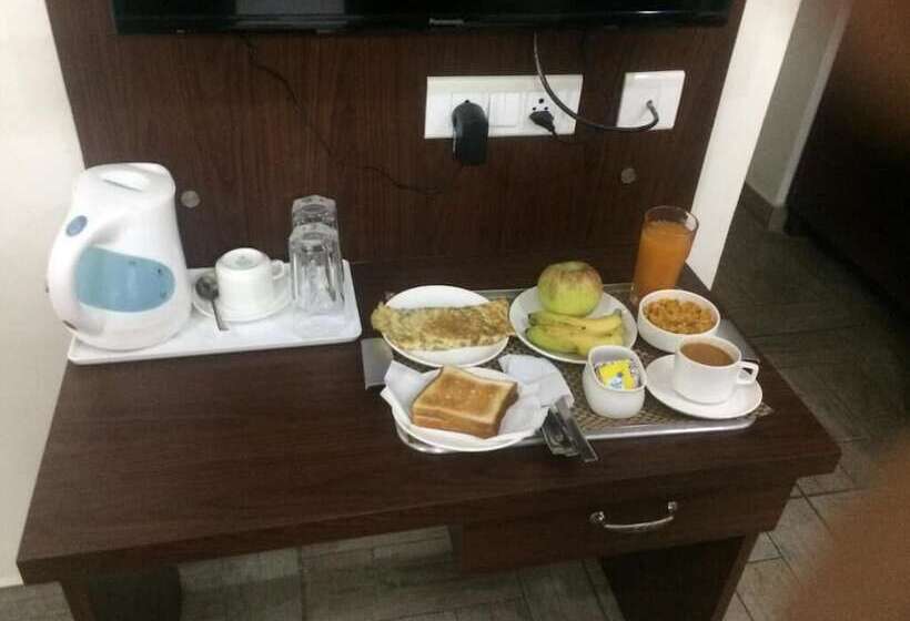 Отель Elite Suites Mint Gomti Nagar