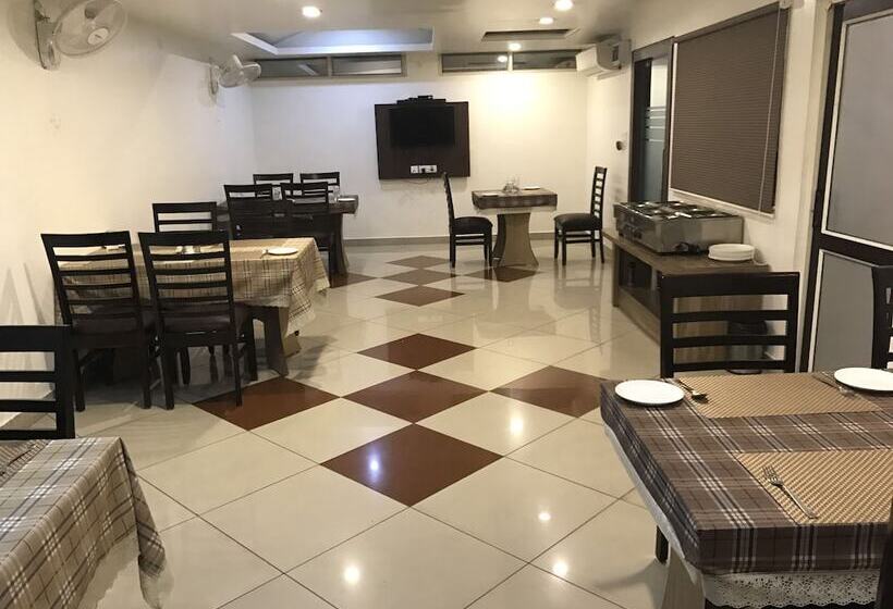 בית מלון כפרי Elite Suites Mint Gomti Nagar