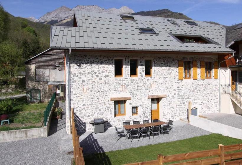 Отель Entre Lac Et Montagnes