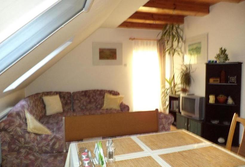 酒店 Flora Apartman