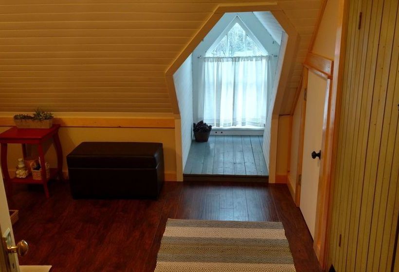 فندق Geyser Lodge